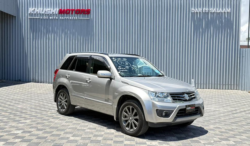 2015 Suzuki Escudo image-1