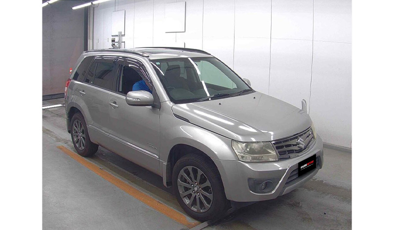 2015 Suzuki Escudo image-2