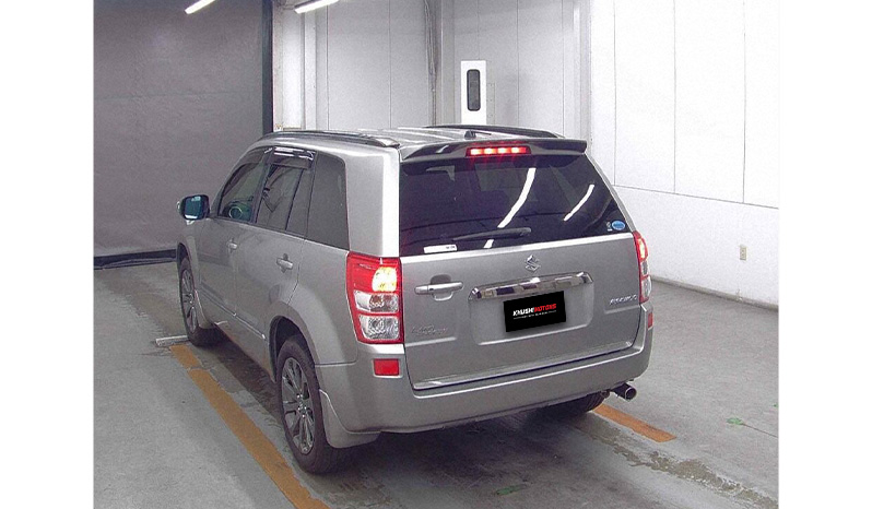 2015 Suzuki Escudo image-3
