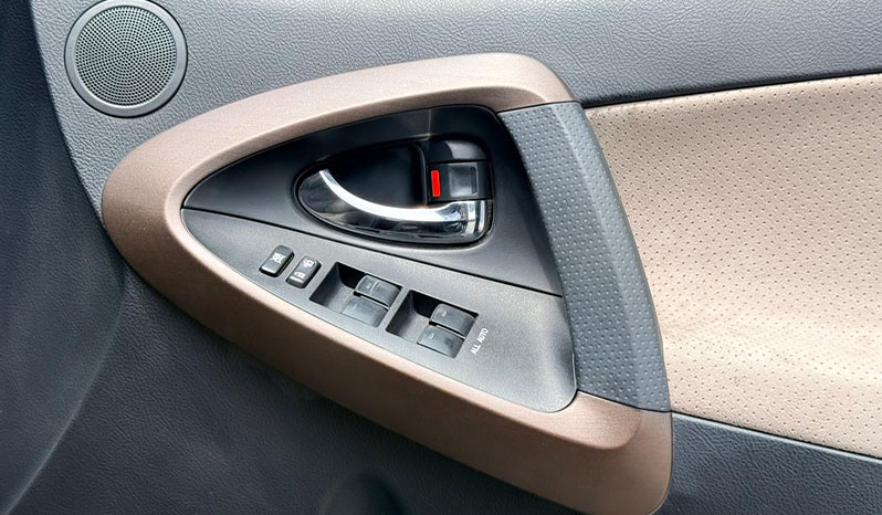 2008 Toyota Vanguard image-10
