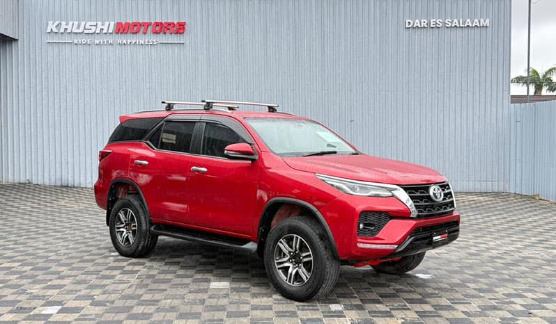 2021 Toyota Fortuner image-1