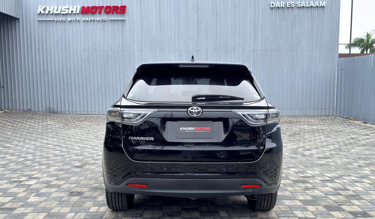 2016 Toyota Harrier image-12