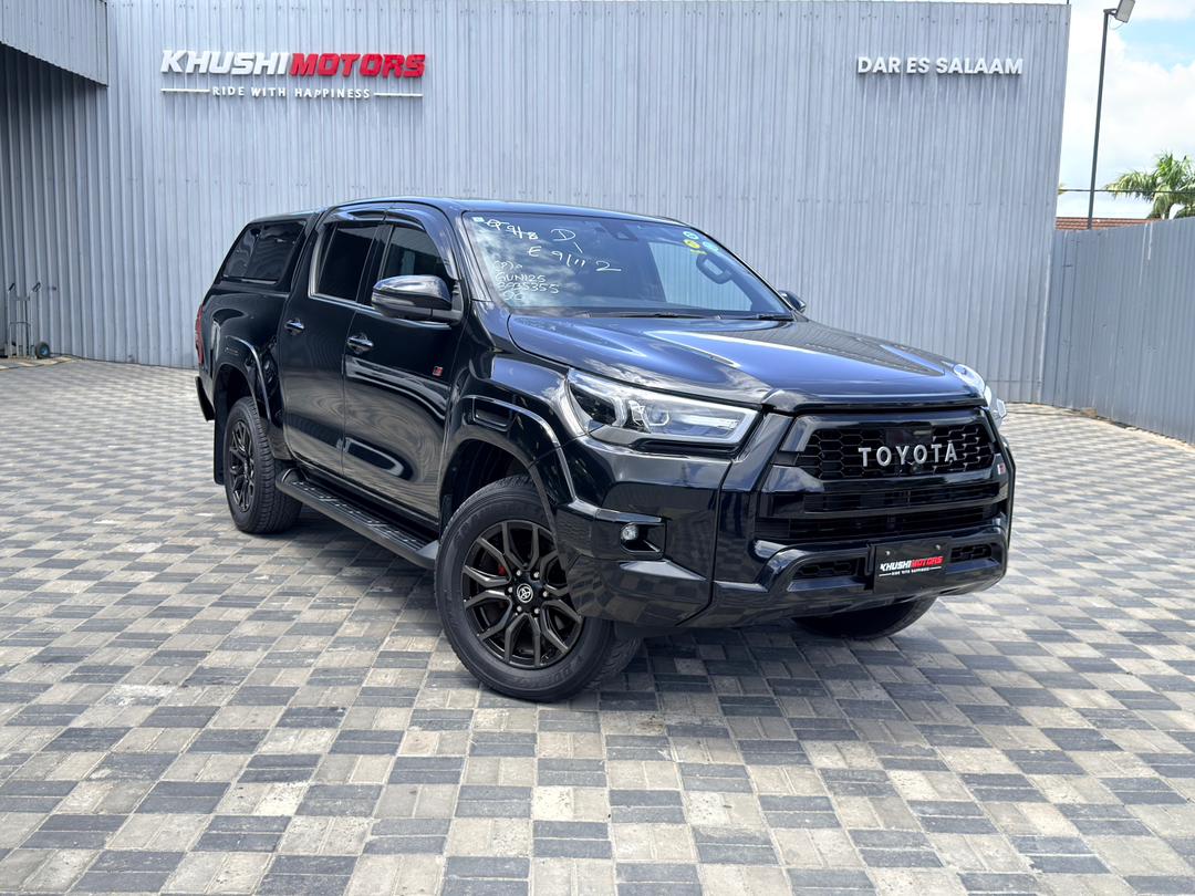 2022 Toyota Hilux image-1
