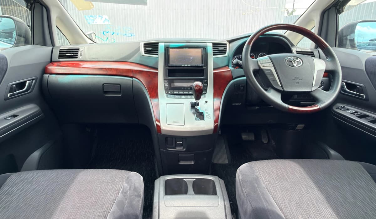 2009 Toyota Alphard image-10