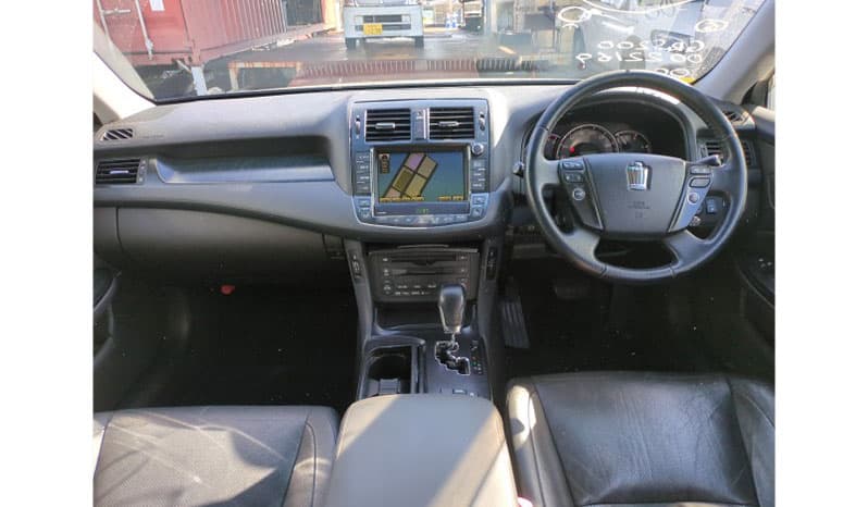 2008 Toyota Crown image-6