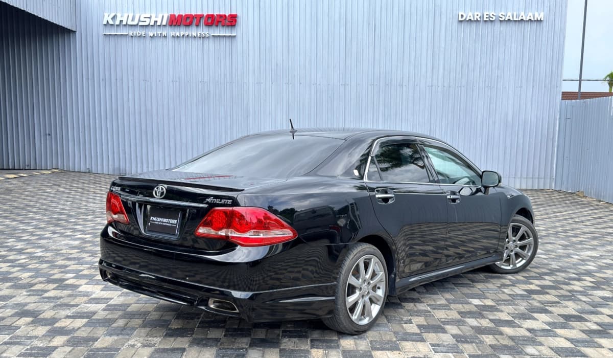 2008 Toyota Crown image-14