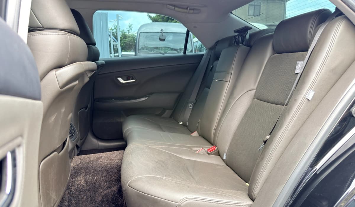 2008 Toyota Crown image-16