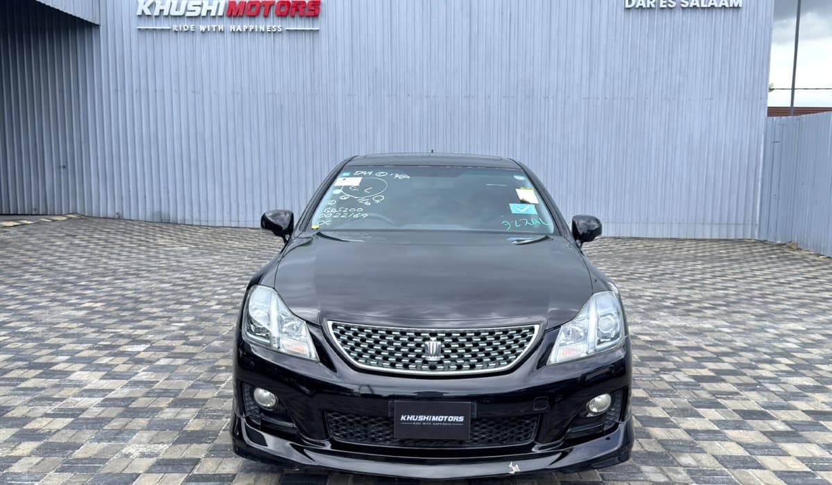 2008 Toyota Crown image-17