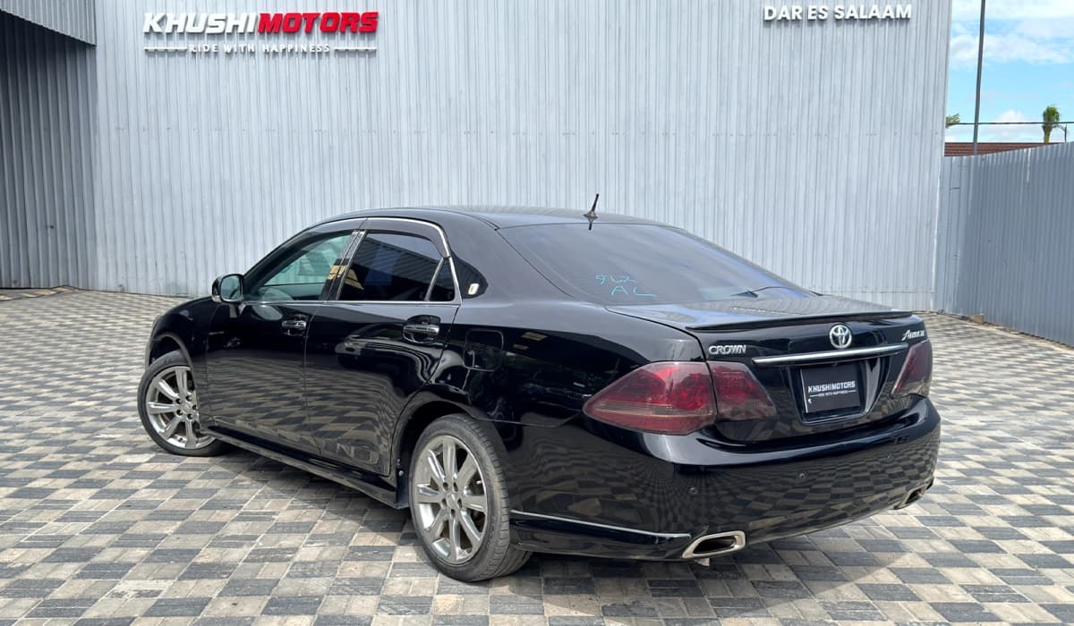 2009 Toyota Crown image-11