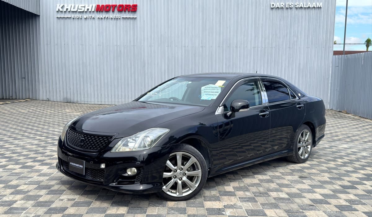 2009 Toyota Crown image-13