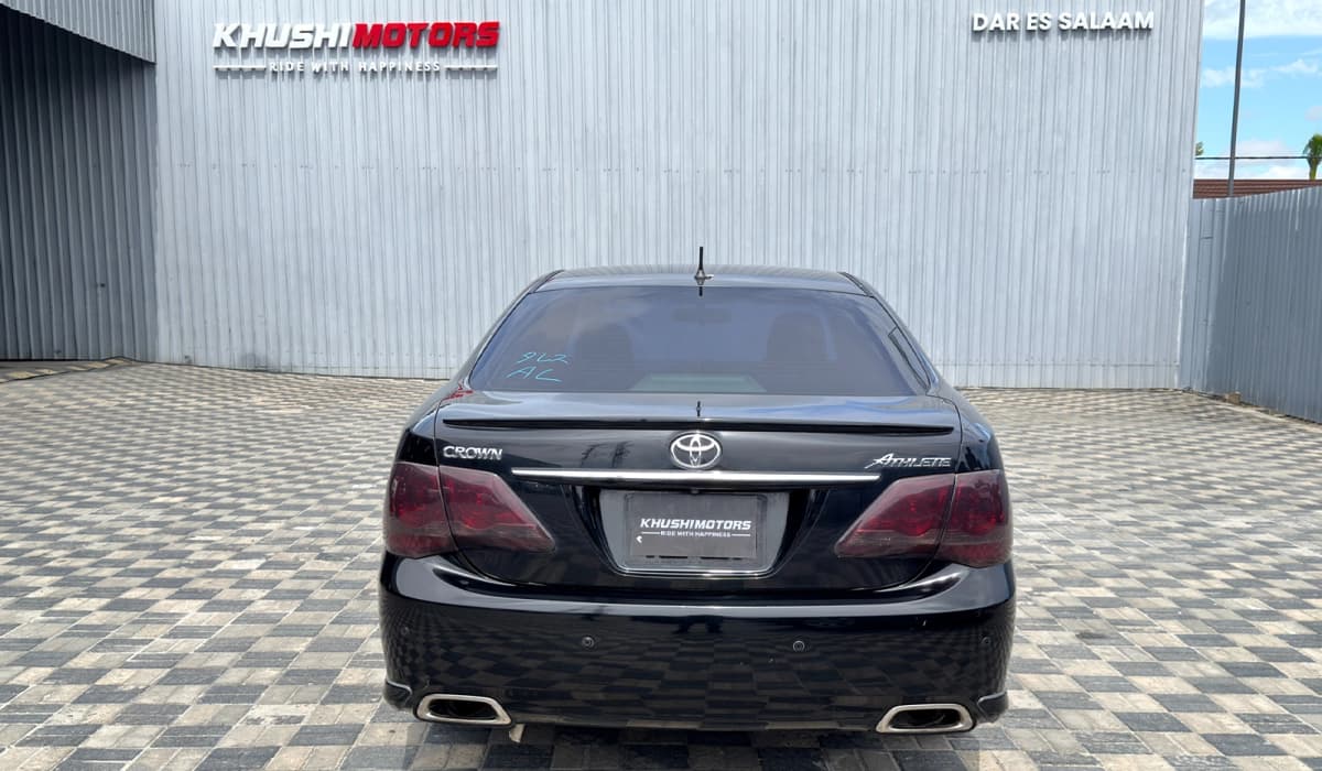 2009 Toyota Crown image-14