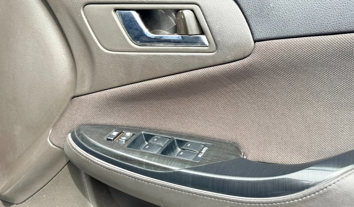 2009 Toyota Crown image-15