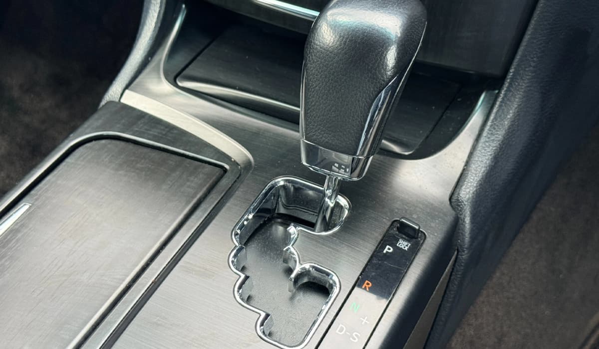 2009 Toyota Crown image-17