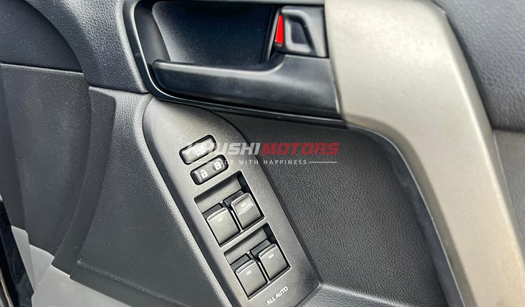 2012 Toyota Land Cruiser Prado TX image-37