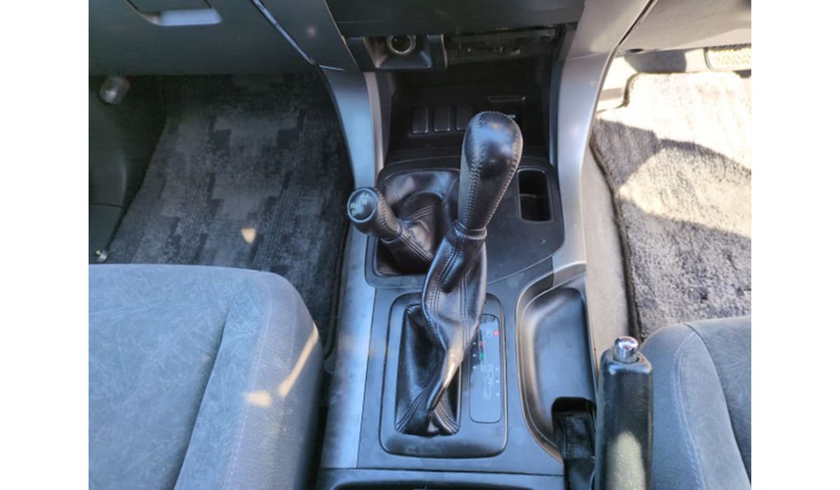 2006 Toyota Land Cruiser Prado TX-L image-8