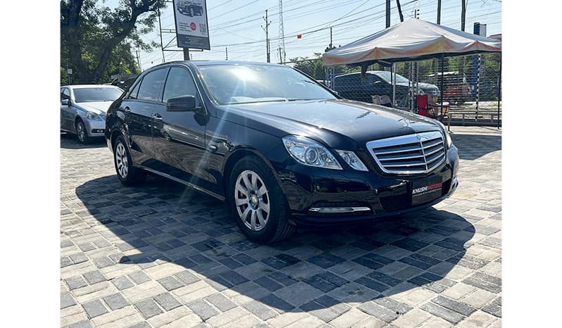 2010 Mercedes-Benz E-Class CGI Blue Efficiency E250 image-1