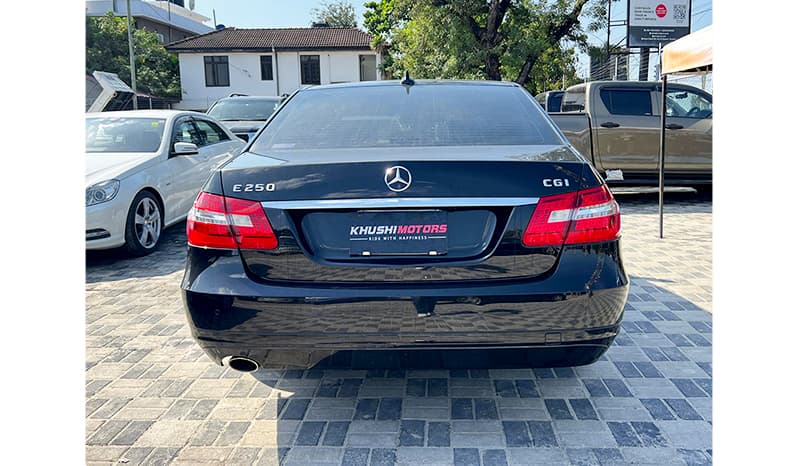 2010 Mercedes-Benz E-Class CGI Blue Efficiency E250 image-3