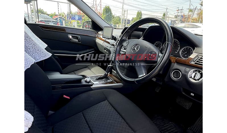 2010 Mercedes-Benz E-Class CGI Blue Efficiency E250 image-5