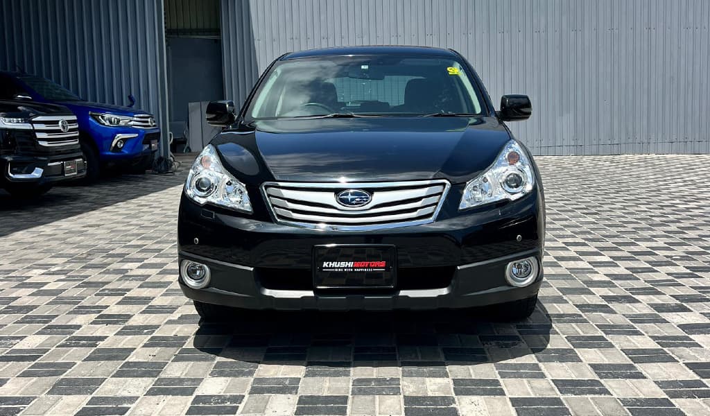 2010 Subaru Outback 2.5L image-2