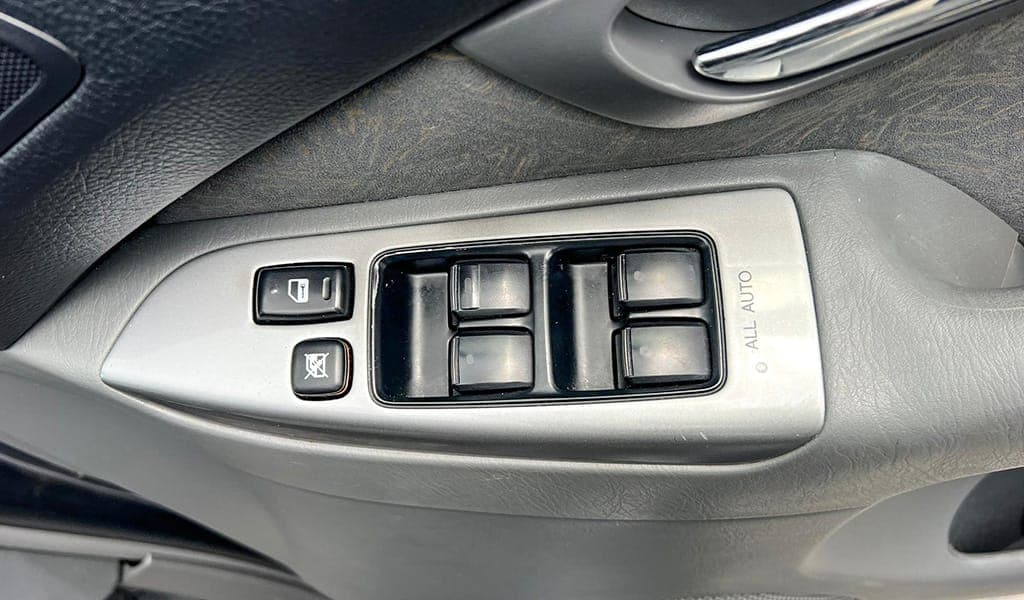 2004 Toyota Land Cruiser Prado TZ image-16