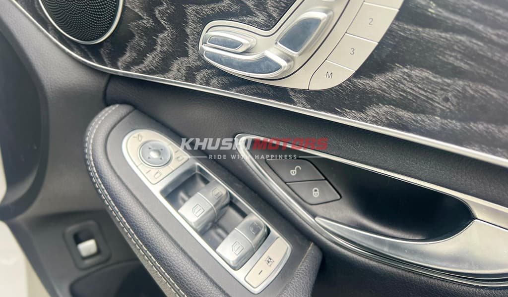 2015 Mercedes-Benz C-Class Avantgarde AMG C200 image-9