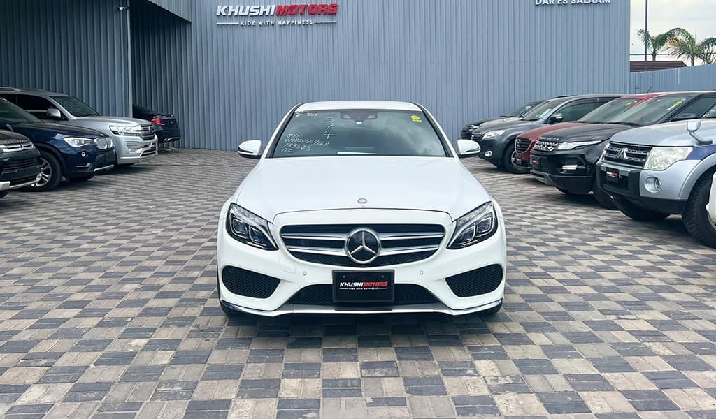 2015 Mercedes-Benz C-Class Avantgarde AMG C200 image-13