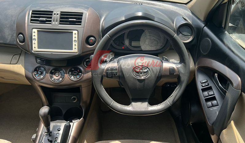 2010 Toyota Vanguard image-8
