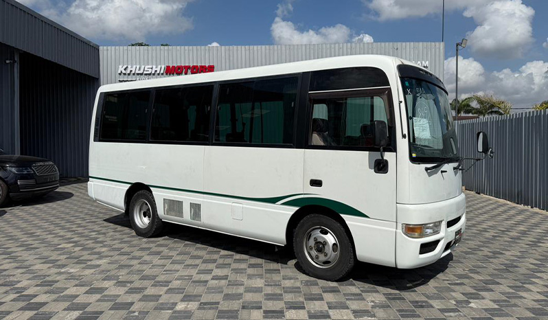 2002 Nissan Civilian image-1