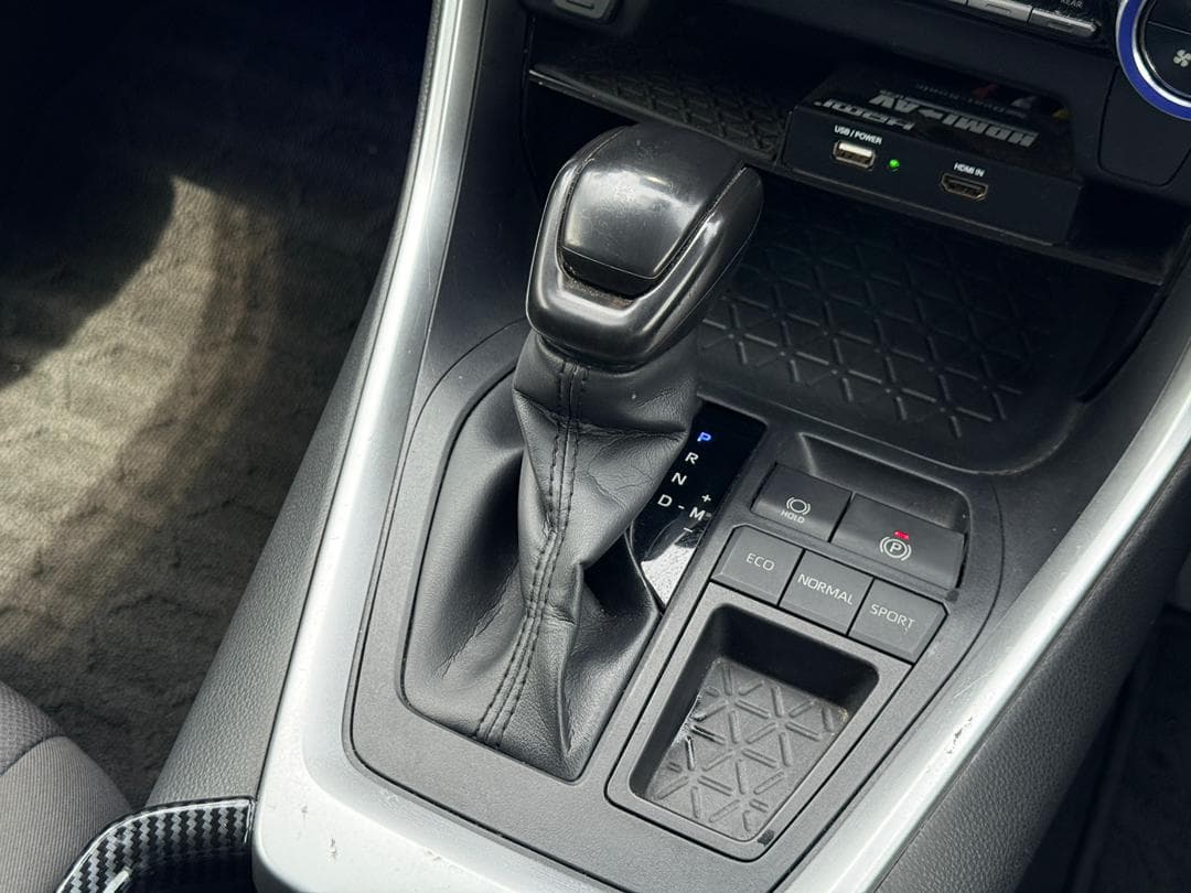 2020 Toyota RAV4 X image-11