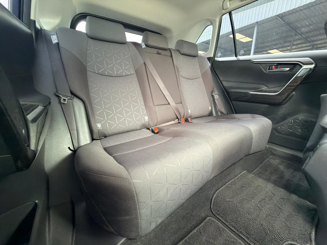 2020 Toyota RAV4 X image-10