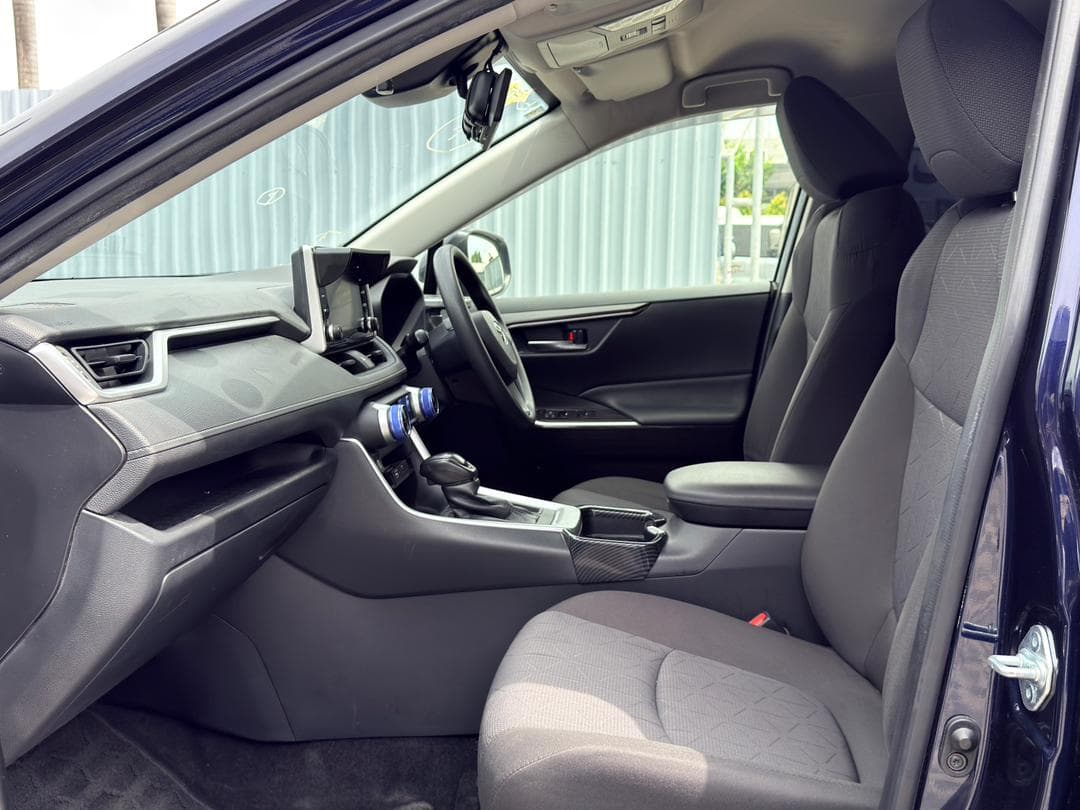 2020 Toyota RAV4 X image-9