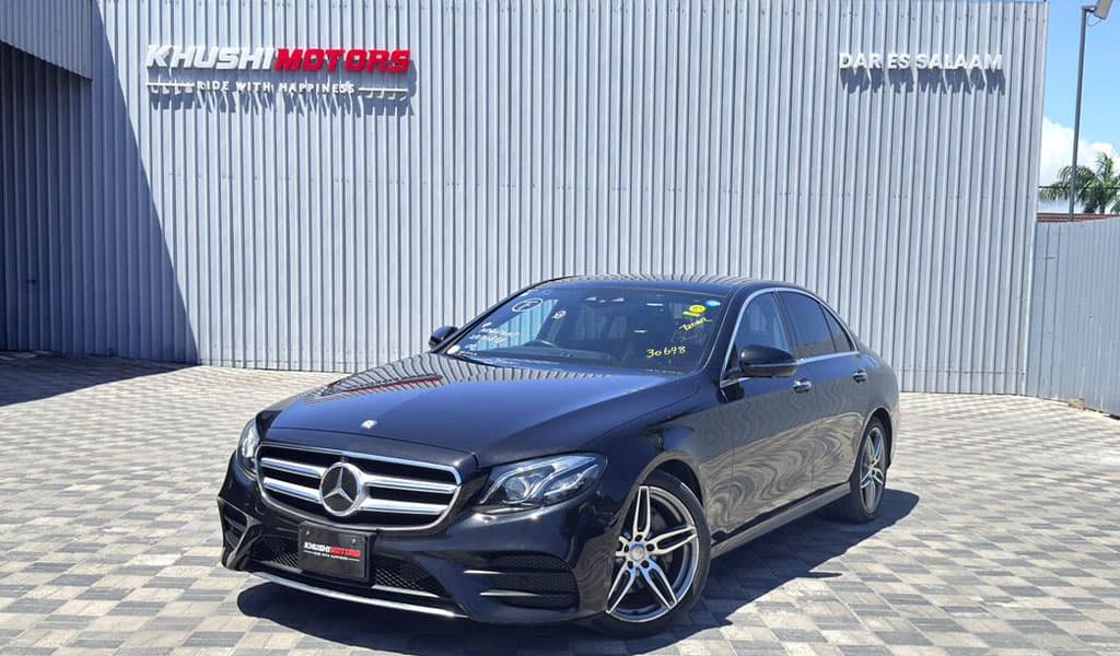 2017 Mercedes-Benz E-Class Avantgarde Sports E250 image-3