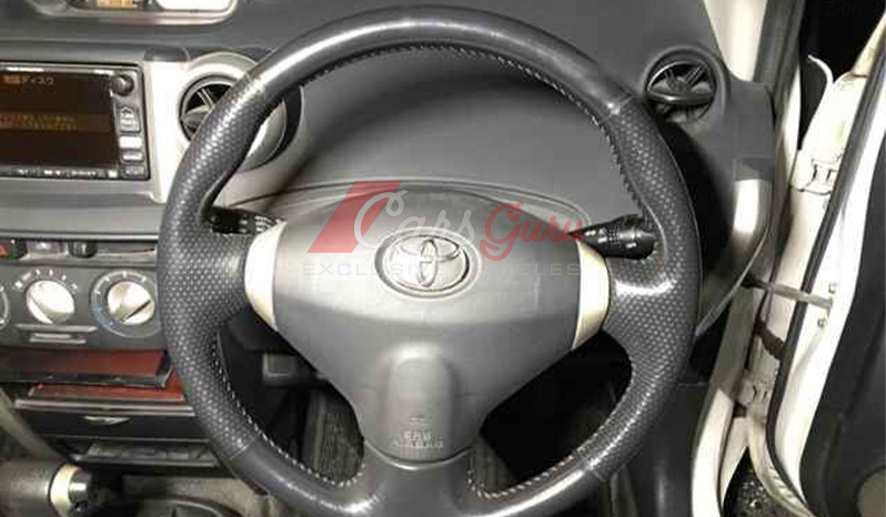2003 Toyota IST image-6