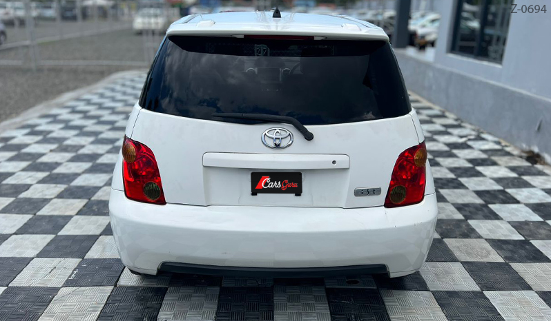 2003 Toyota IST image-9