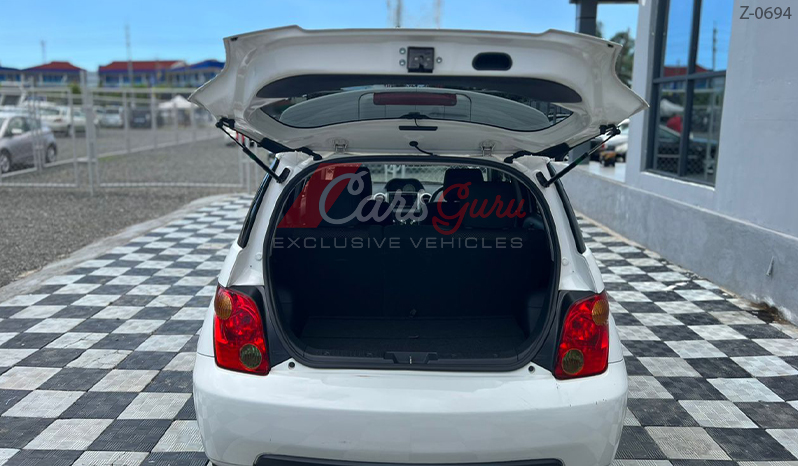 2003 Toyota IST image-12