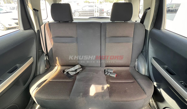 2003 Toyota IST image-18