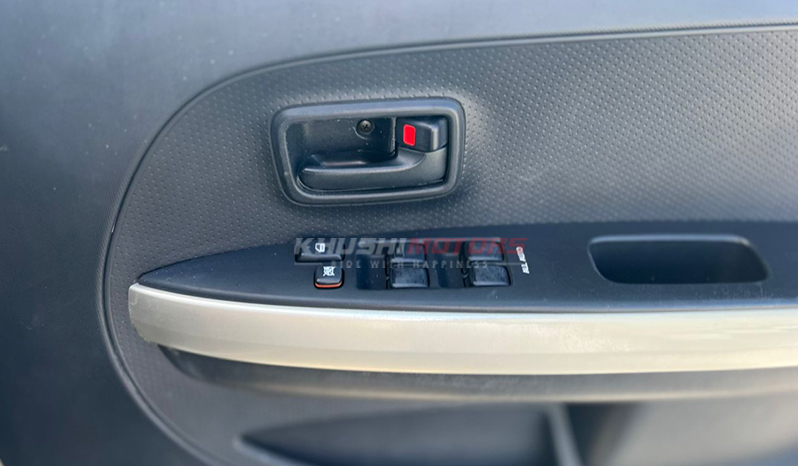 2003 Toyota IST image-21