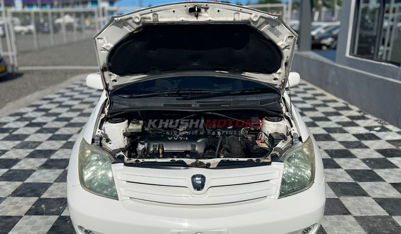 2003 Toyota IST image-22