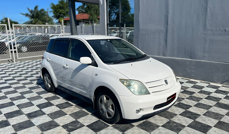 2003 Toyota IST image-25