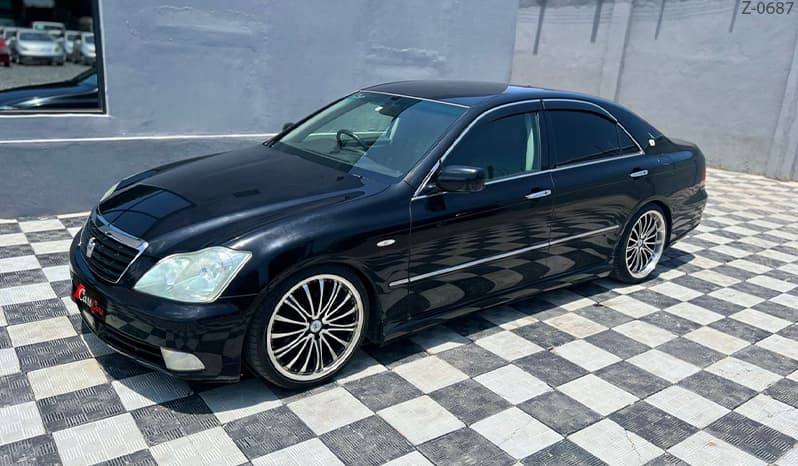 2005 Toyota Crown image-3