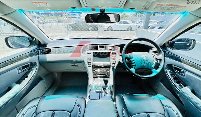 2005 Toyota Crown image-8
