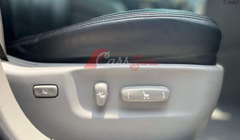 2005 Toyota Crown image-12