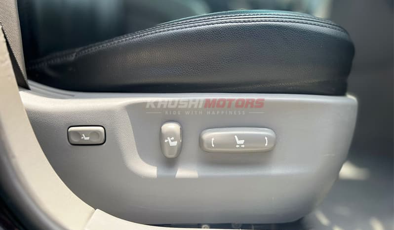 2005 Toyota Crown image-13