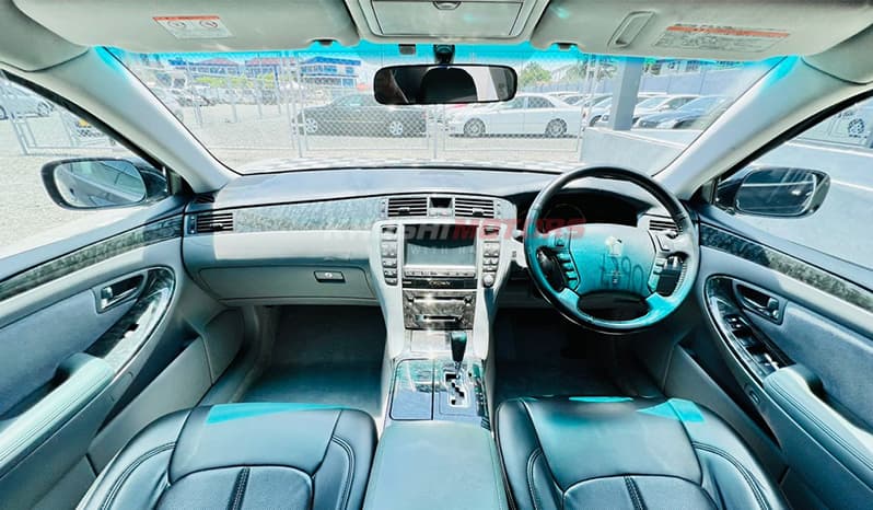 2005 Toyota Crown image-17