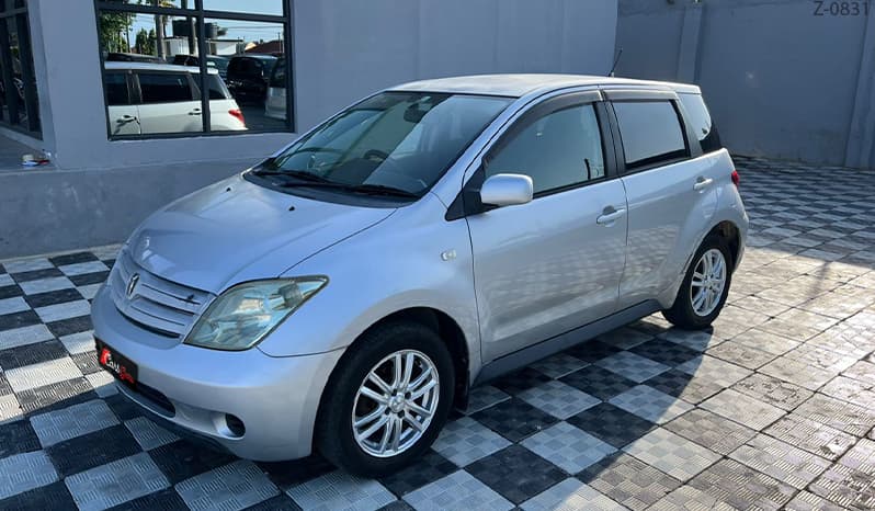 2003 Toyota IST image-2