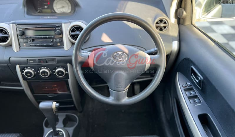 2003 Toyota IST image-5