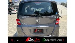 Honda Freed Spike 2015 full