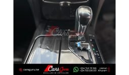 
Toyota Crown Athlete 2015 full									