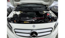 Mercedez GLA180 2015 full