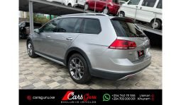 Volkswagen Golf Alltrack 2015 full